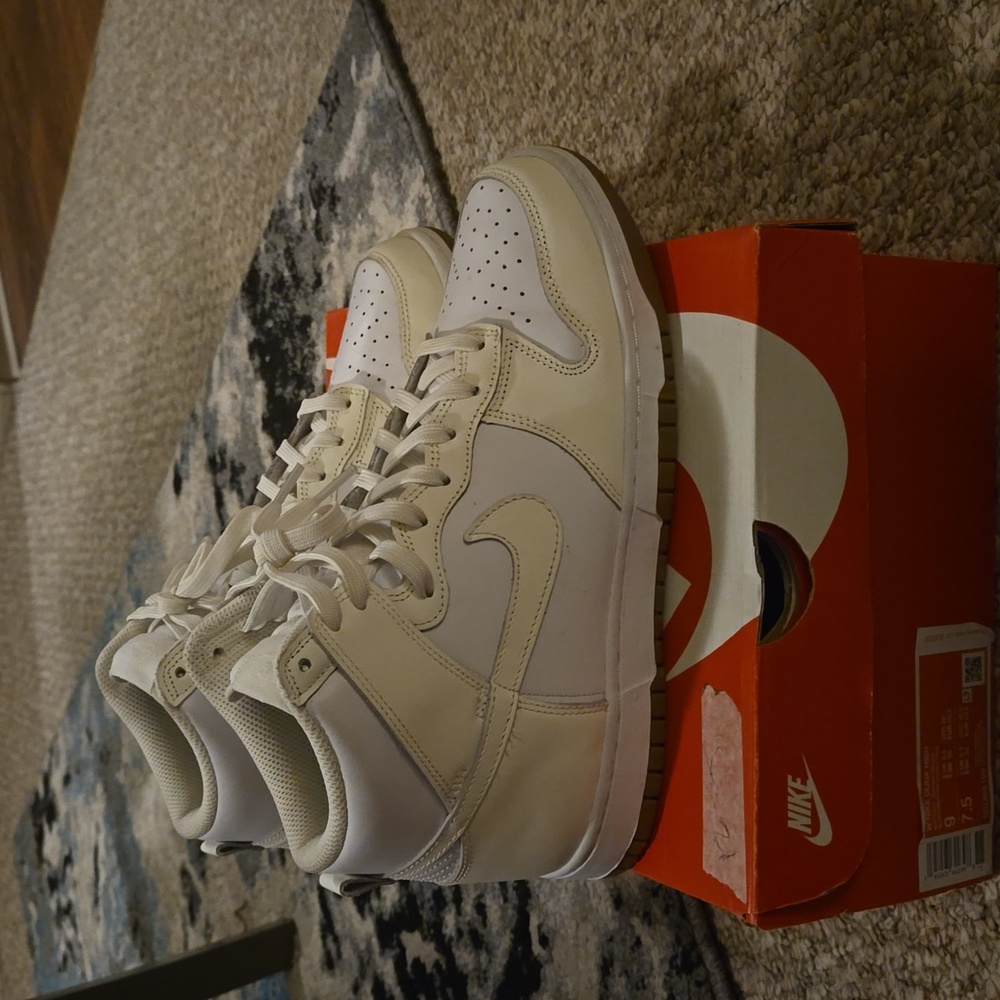 Women Nike Dunk High